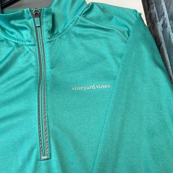 Vineyard Vines‎ - Picture 1 of 9